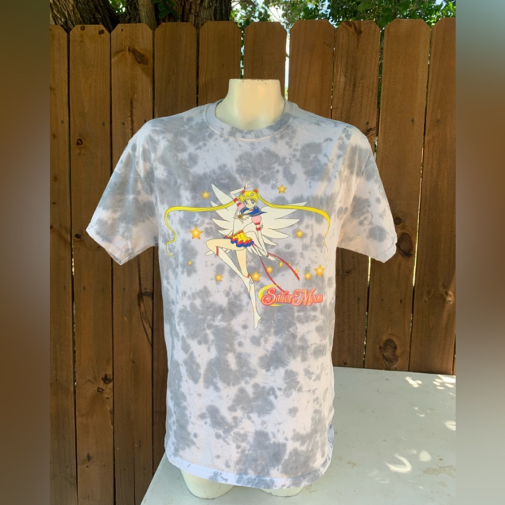 Sailor Moon T-shirt size Medium.